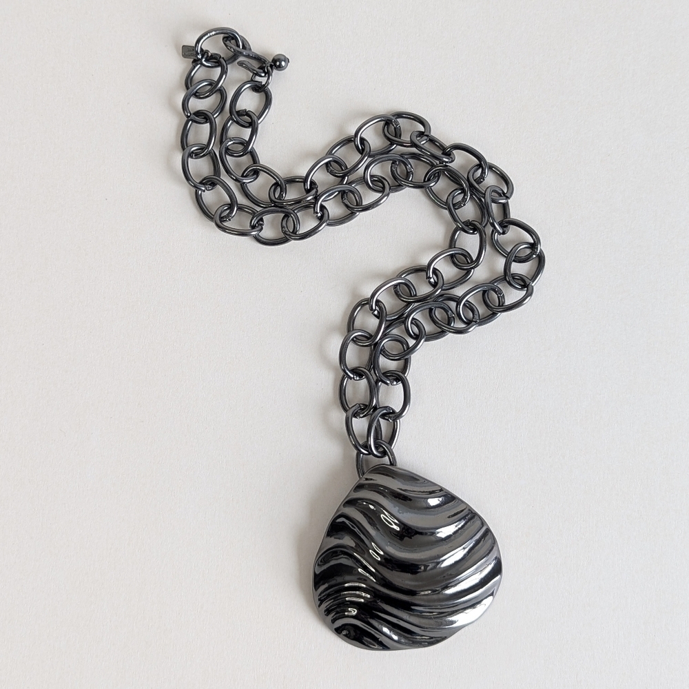 Kenneth Jay Lane Rippled Shell Motif Pendant Polished Gunmetal Chain Necklace